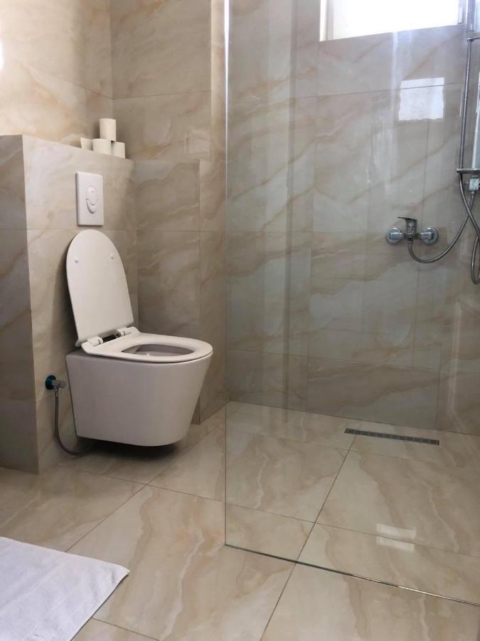 Hotel Dardani Titova Mitrovica Exterior foto