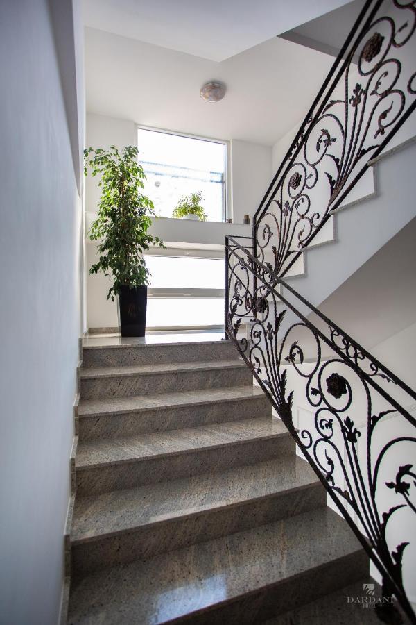 Hotel Dardani Titova Mitrovica Exterior foto